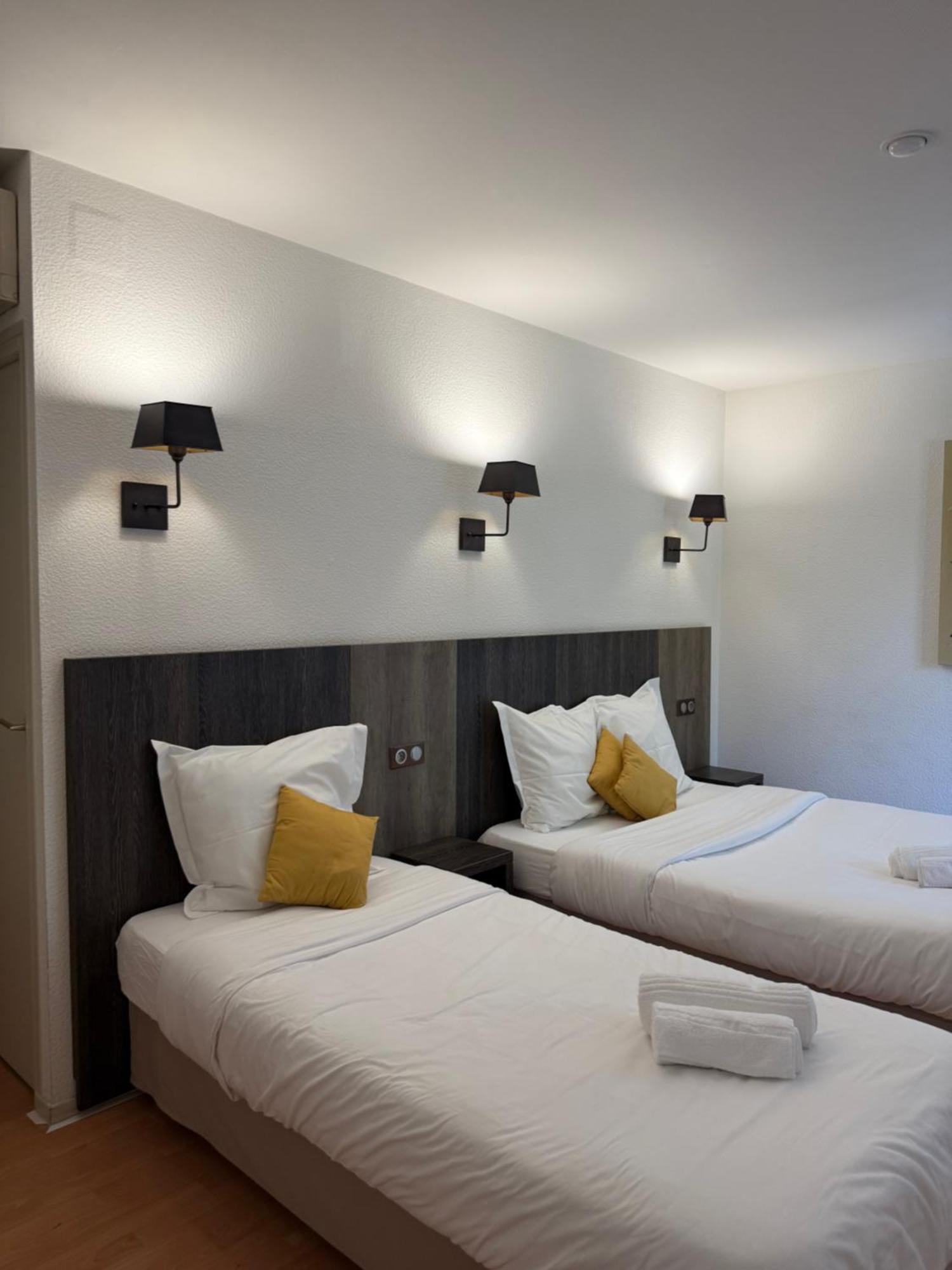 Le Victor Hugo - Hotel Et Restaurant - Logis Hotels Saint-Cere Exterior photo