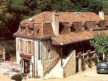 Le Victor Hugo - Hotel Et Restaurant - Logis Hotels Saint-Cere Exterior photo