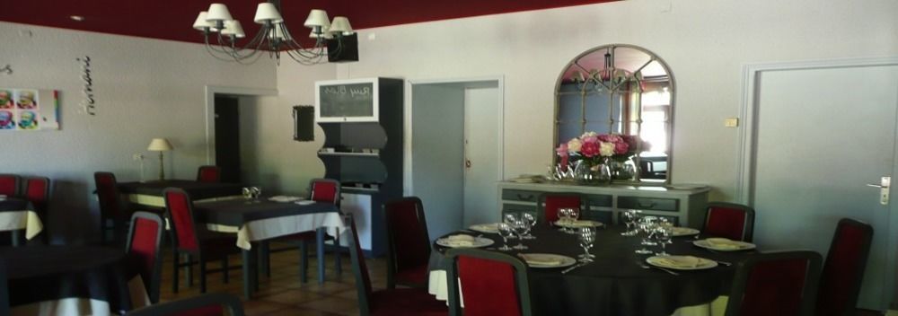 Le Victor Hugo - Hotel Et Restaurant - Logis Hotels Saint-Cere Exterior photo